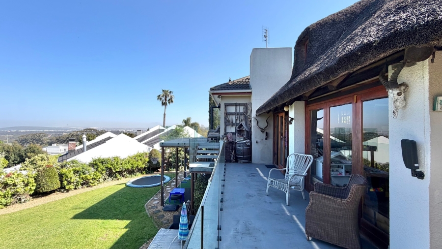 4 Bedroom Property for Sale in Heldervue Western Cape